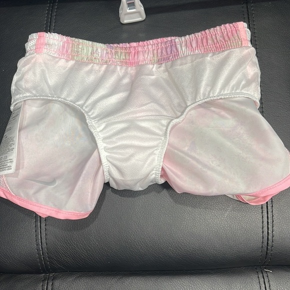 Nike short - Picture 7 of 9